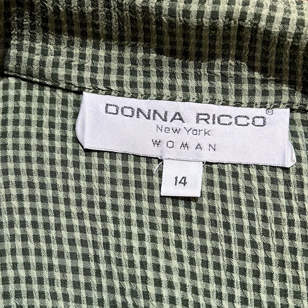 Donna Ricco Outfit - Picture 5 of 9